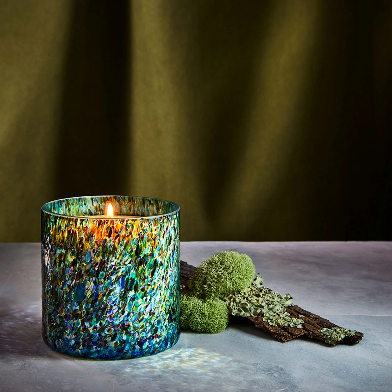1186-absolute-forest-oakmoss-candle-10.webp Absolute Forest Oakmoss Candle