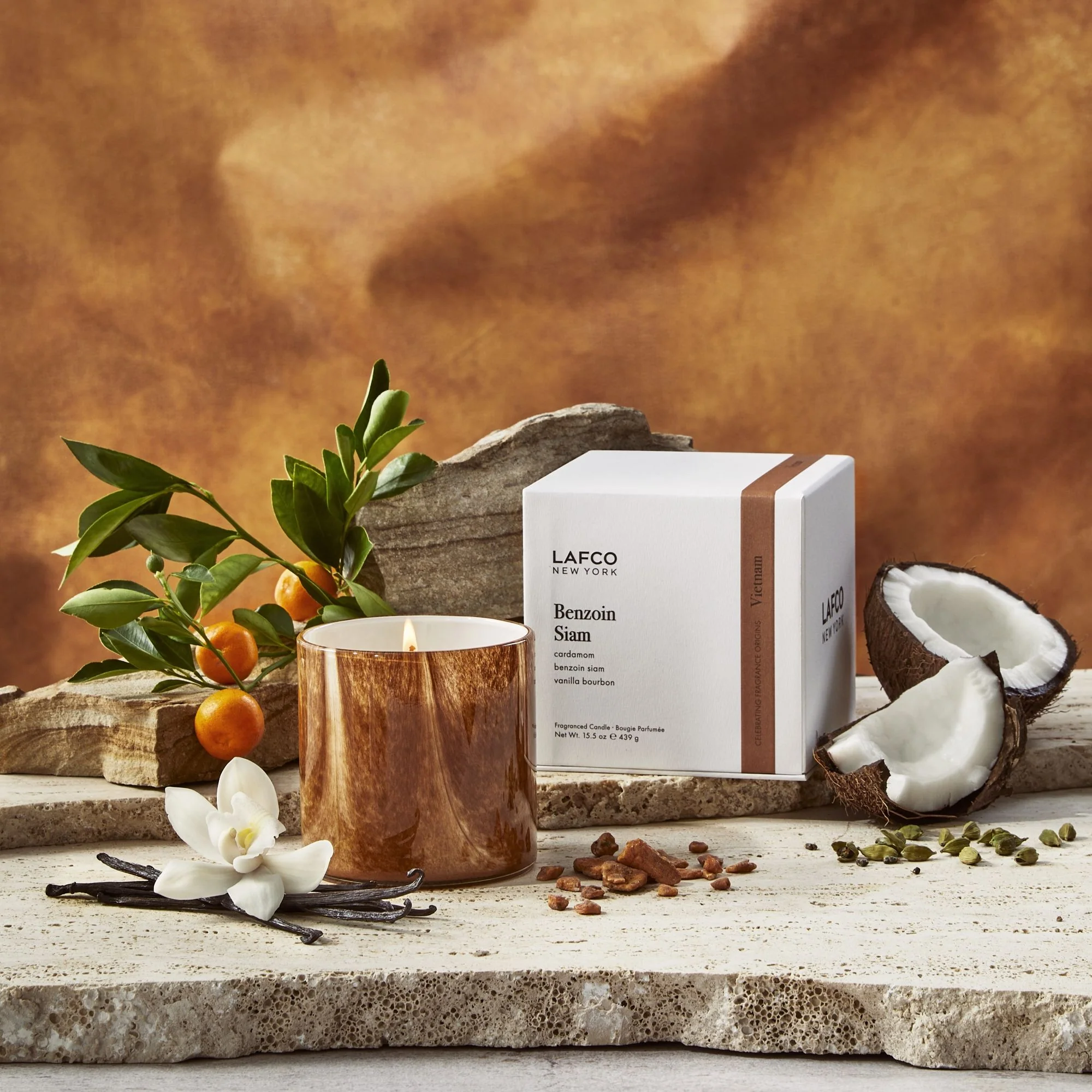 2061-benzoin-siam-signature-candle-4.webp Benzoin Siam Signature Candle