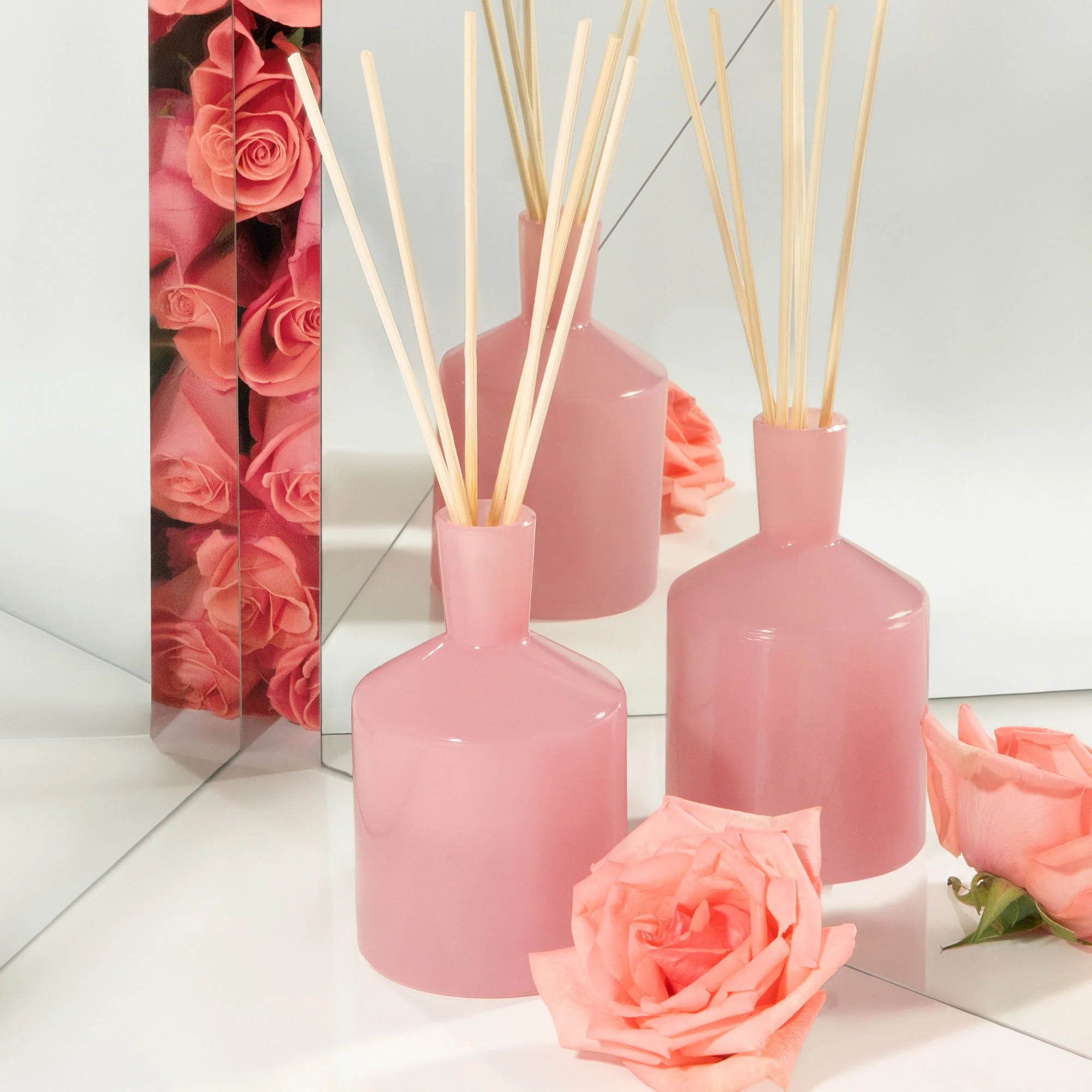 2347-blush-rose-reed-diffuser-5.webp Blush Rose Reed Diffuser