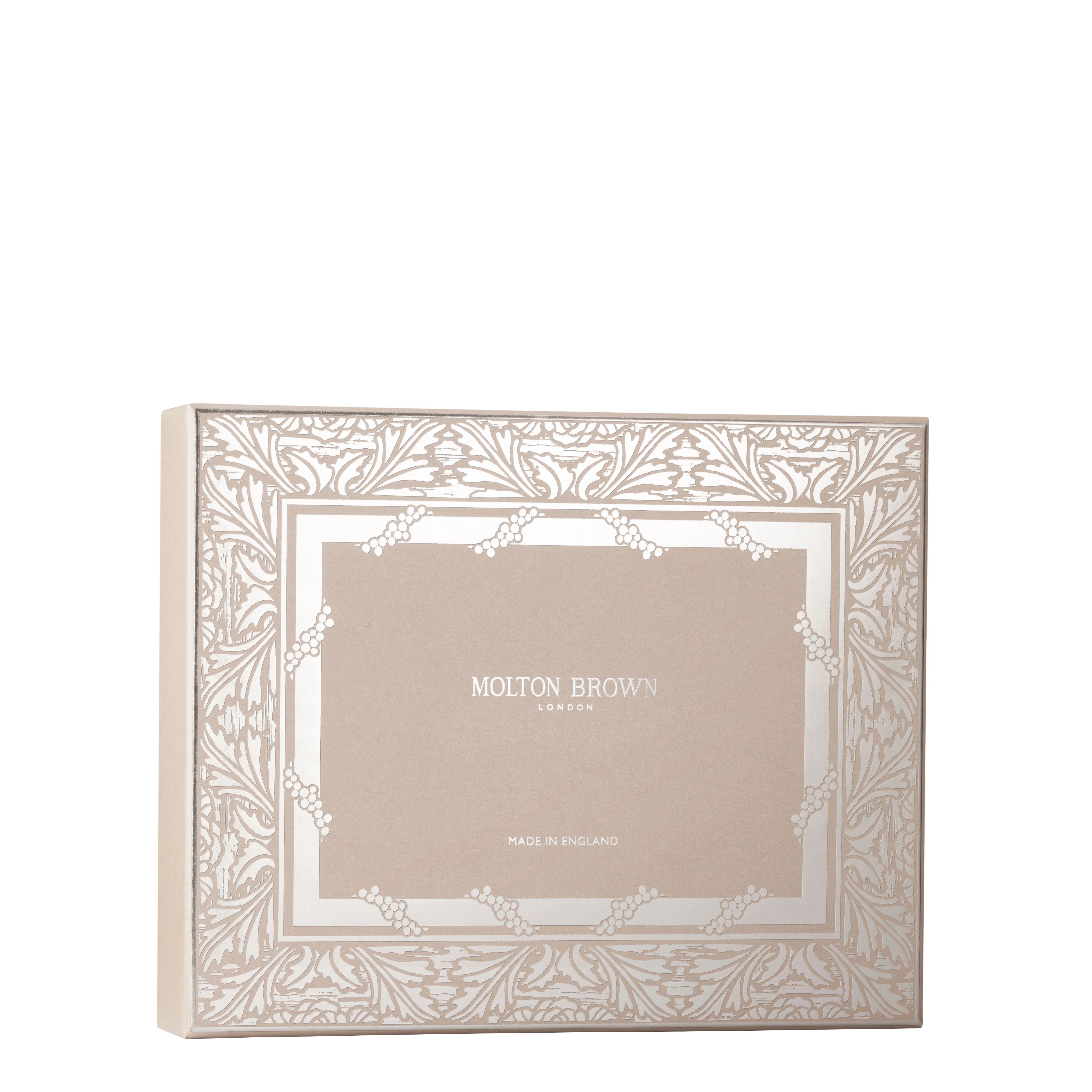 239-fiery-pink-pepper-fragrance-layering-set-limited-edition--2.webp Fiery Pink Pepper Fragrance Layering Set (Limited Edition)