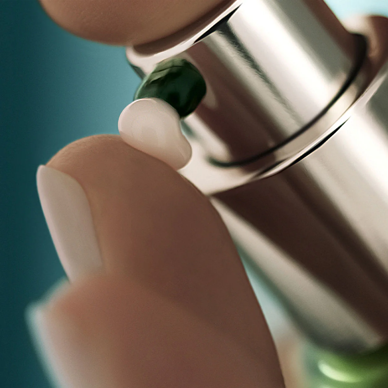 436-the-lifting-firming-serum-5.webp The Lifting Firming Serum