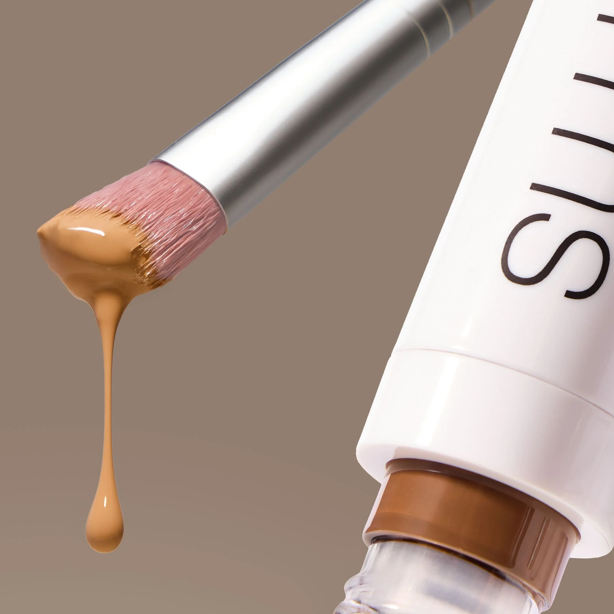 480-skin2skin-concealer-brush-3.webp Skin2Skin Concealer Brush