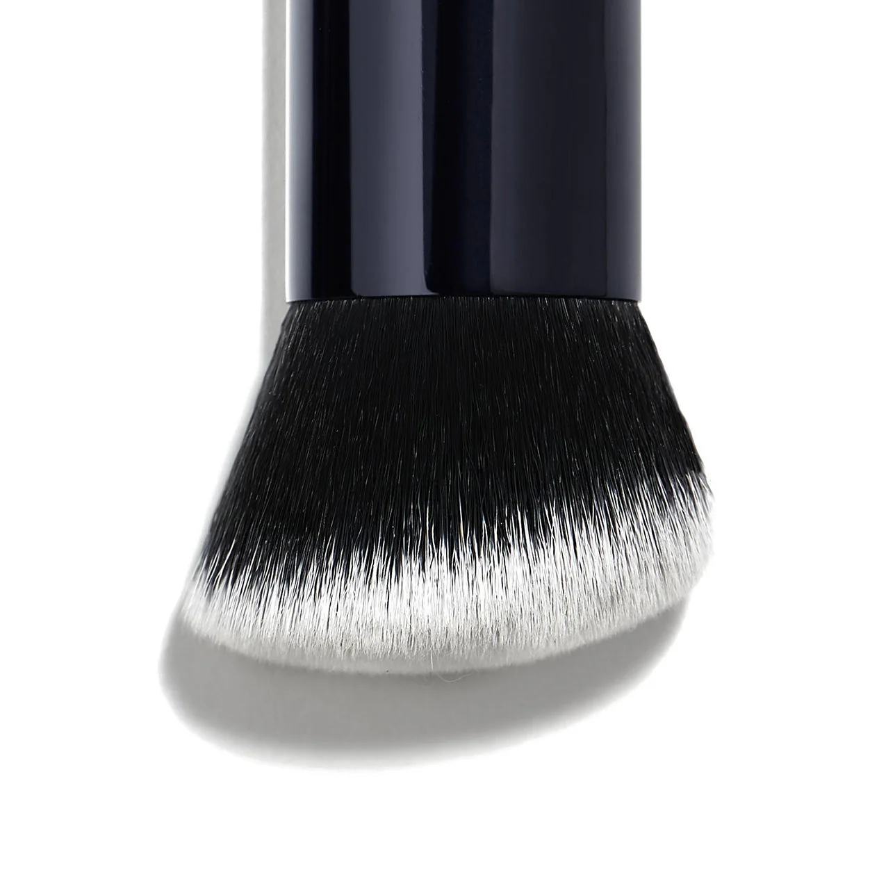 5010-foundation-brush-2.webp Foundation Brush