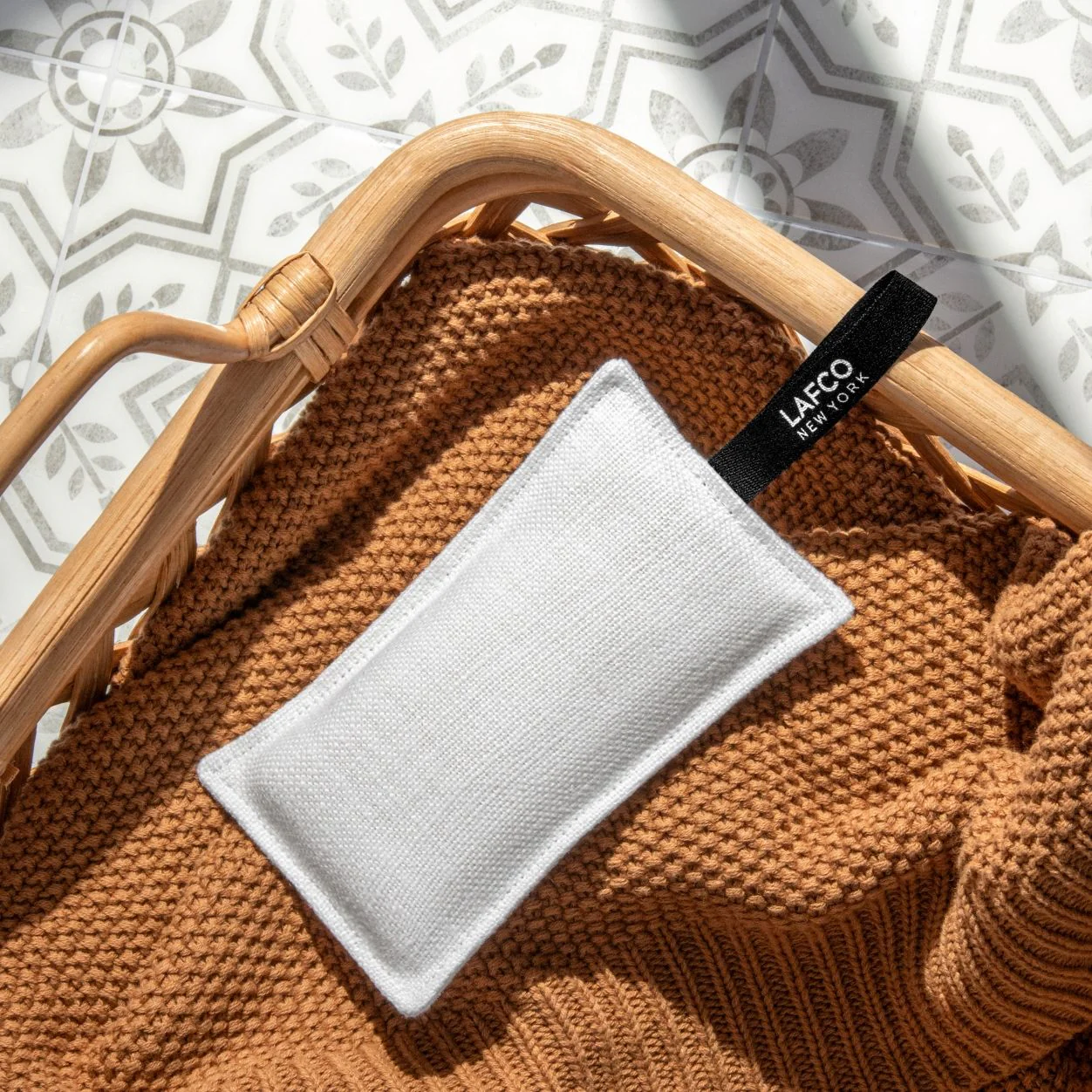 5039-fresh-cut-gardenia-scented-linen-sachet-3.webp Fresh Cut Gardenia Scented Linen Sachet
