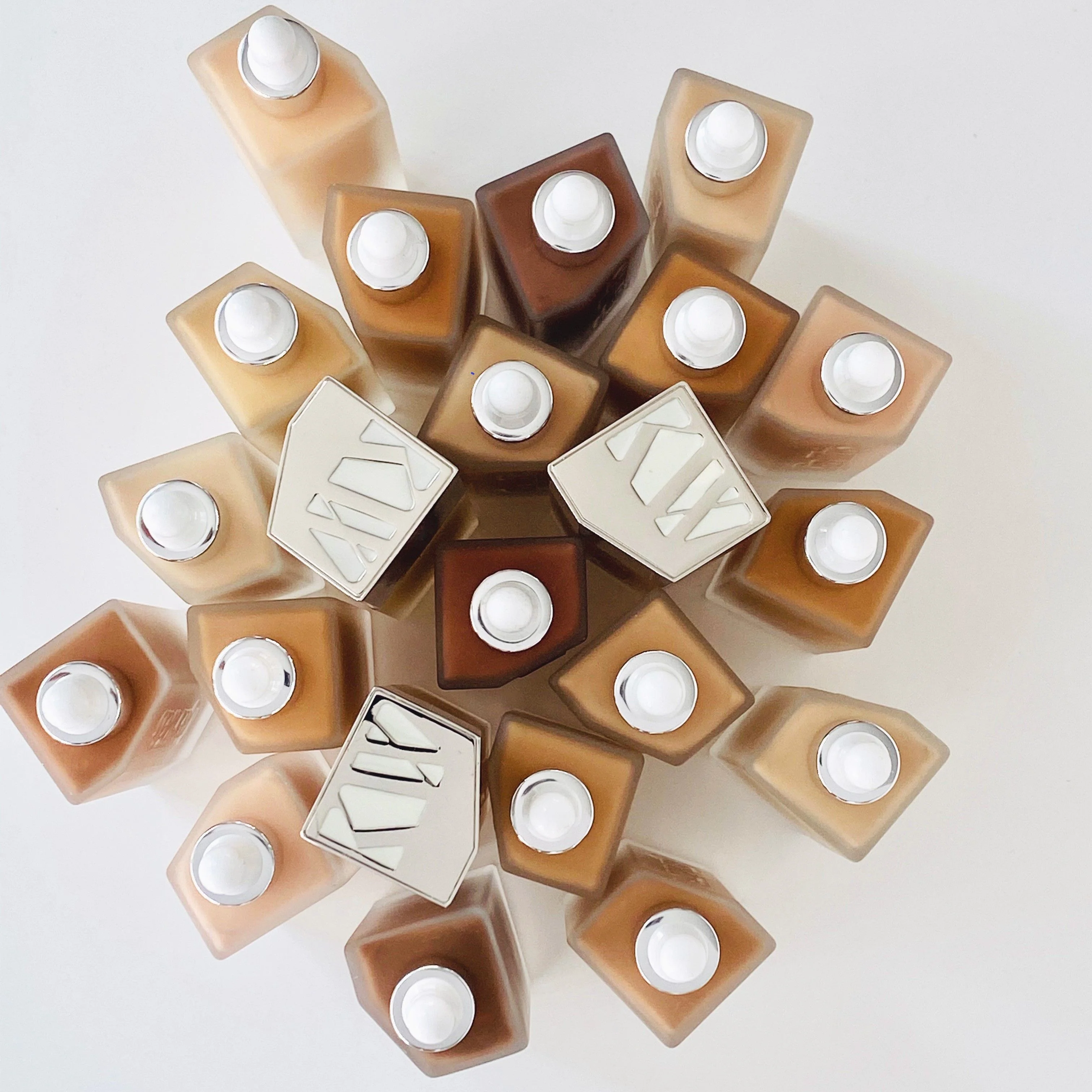 6188-invisible-touch-liquid-foundation-10.webp Invisible Touch Liquid Foundation