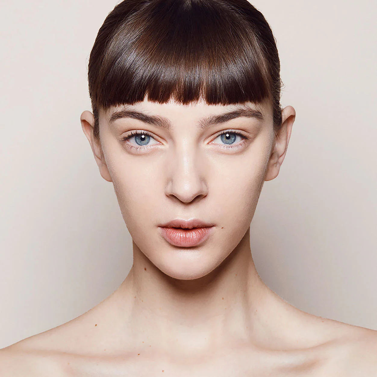 6188-invisible-touch-liquid-foundation-13.webp Invisible Touch Liquid Foundation