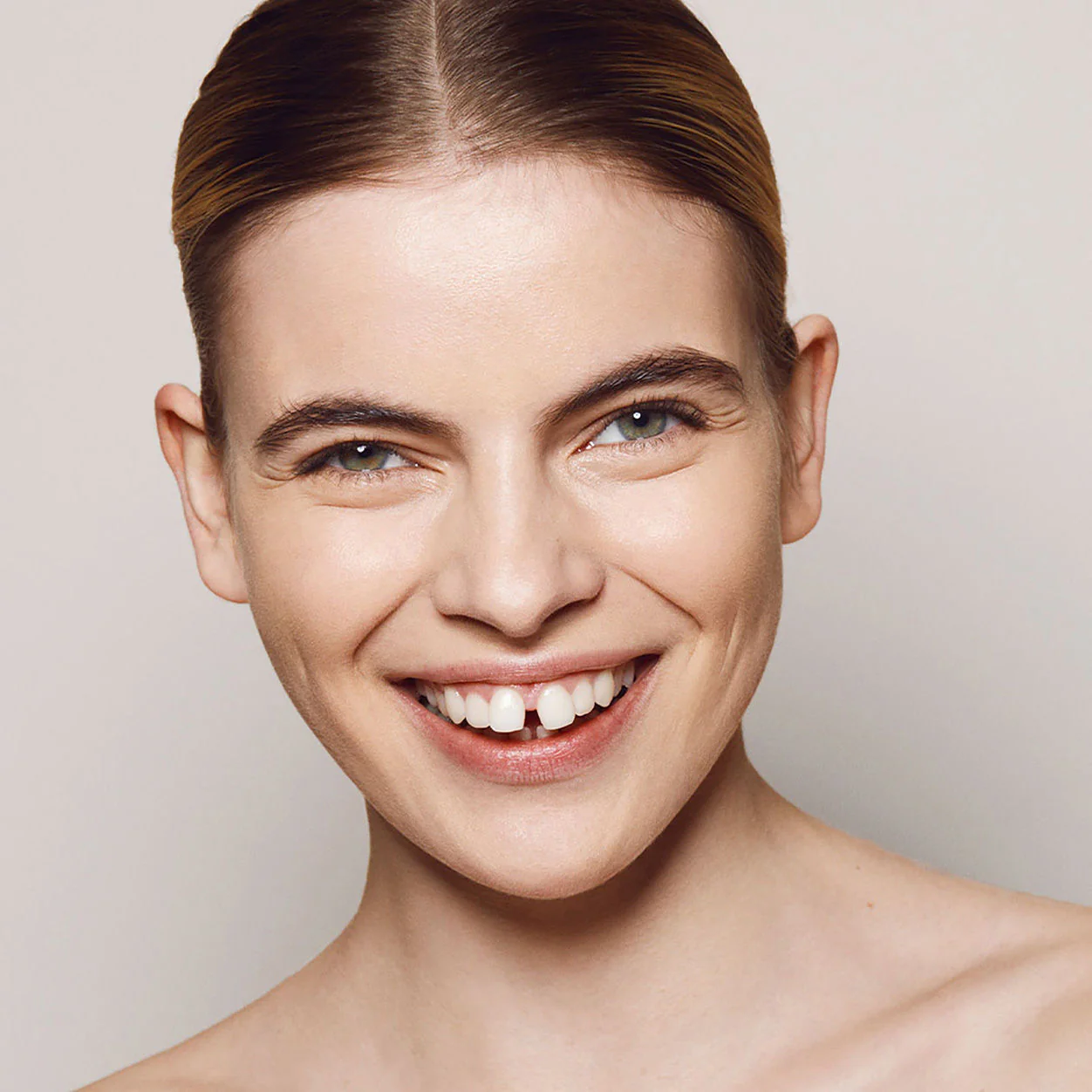6188-invisible-touch-liquid-foundation-19.webp Invisible Touch Liquid Foundation