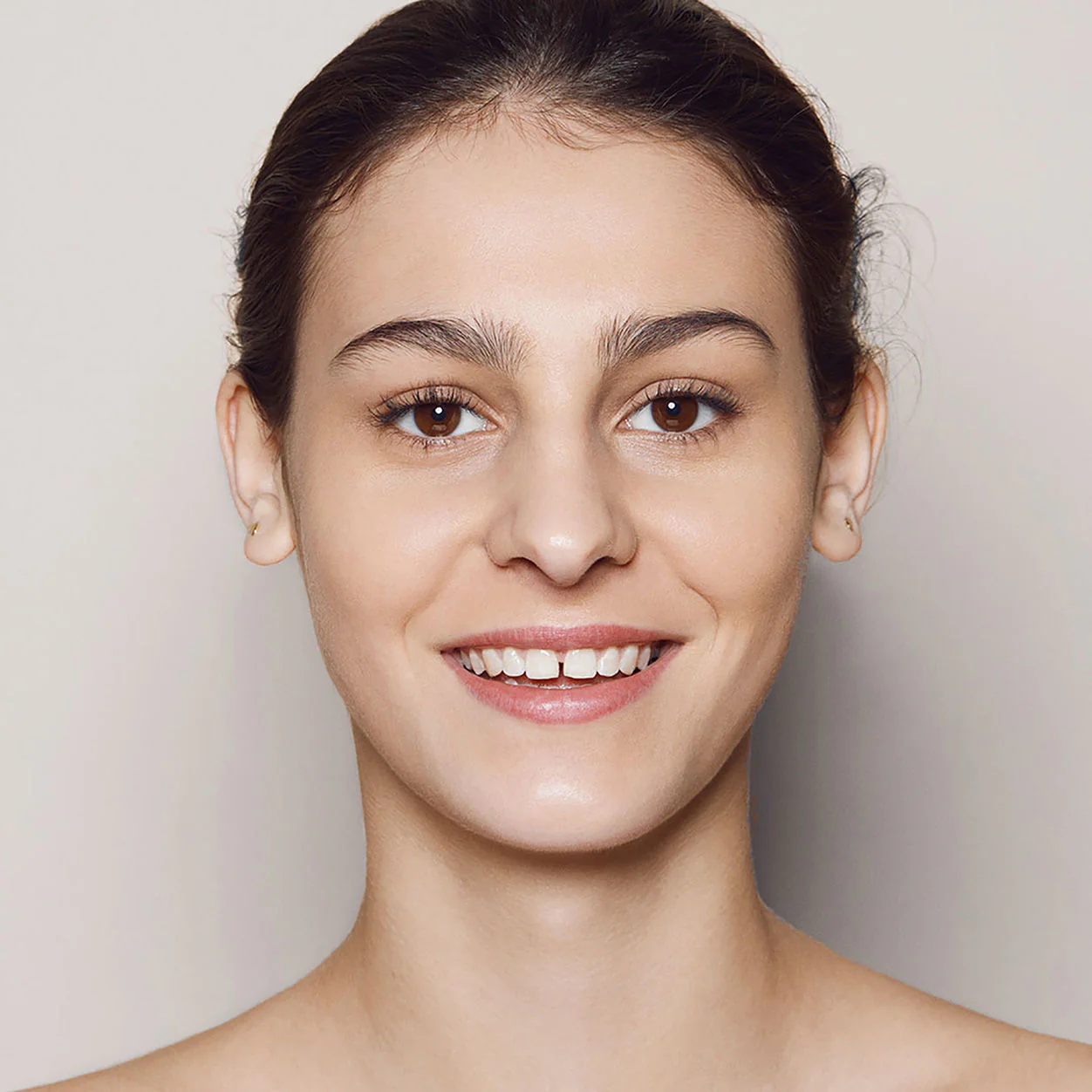 6188-invisible-touch-liquid-foundation-34.webp Invisible Touch Liquid Foundation