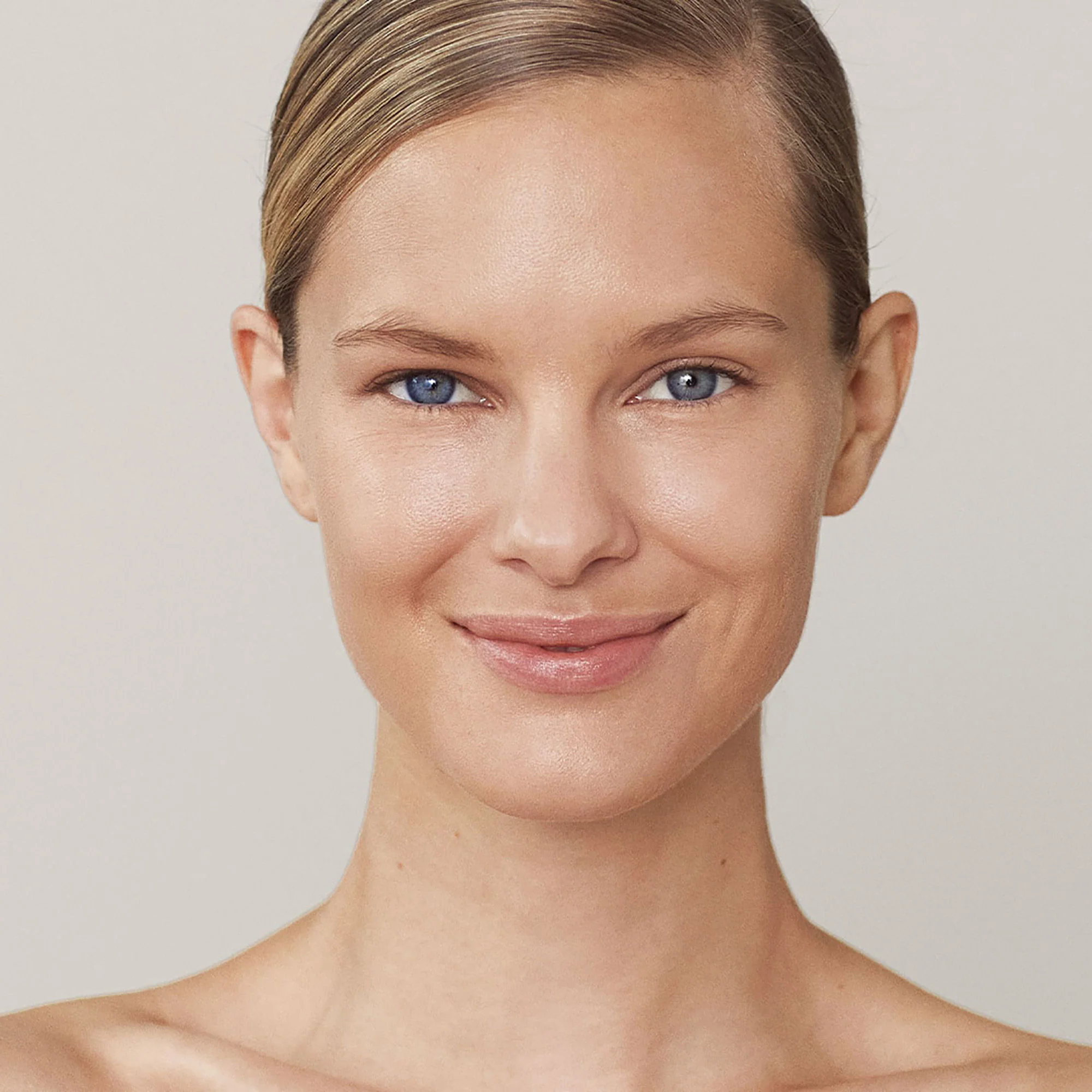 6188-invisible-touch-liquid-foundation-38.webp Invisible Touch Liquid Foundation
