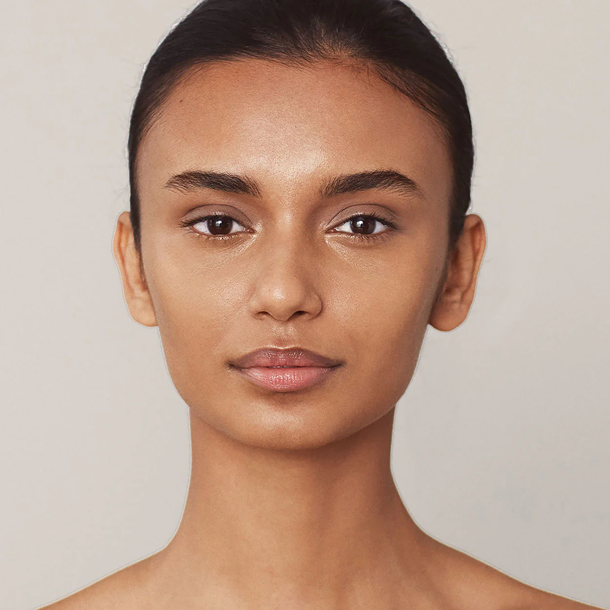 6188-invisible-touch-liquid-foundation-52.webp Invisible Touch Liquid Foundation
