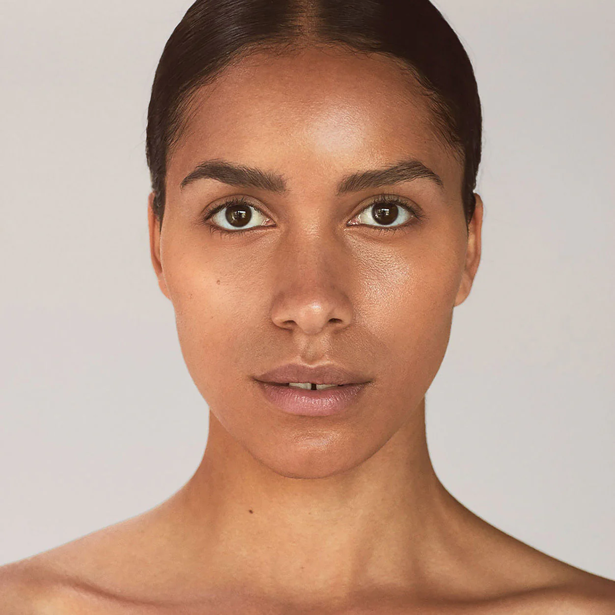 6188-invisible-touch-liquid-foundation-55.webp Invisible Touch Liquid Foundation