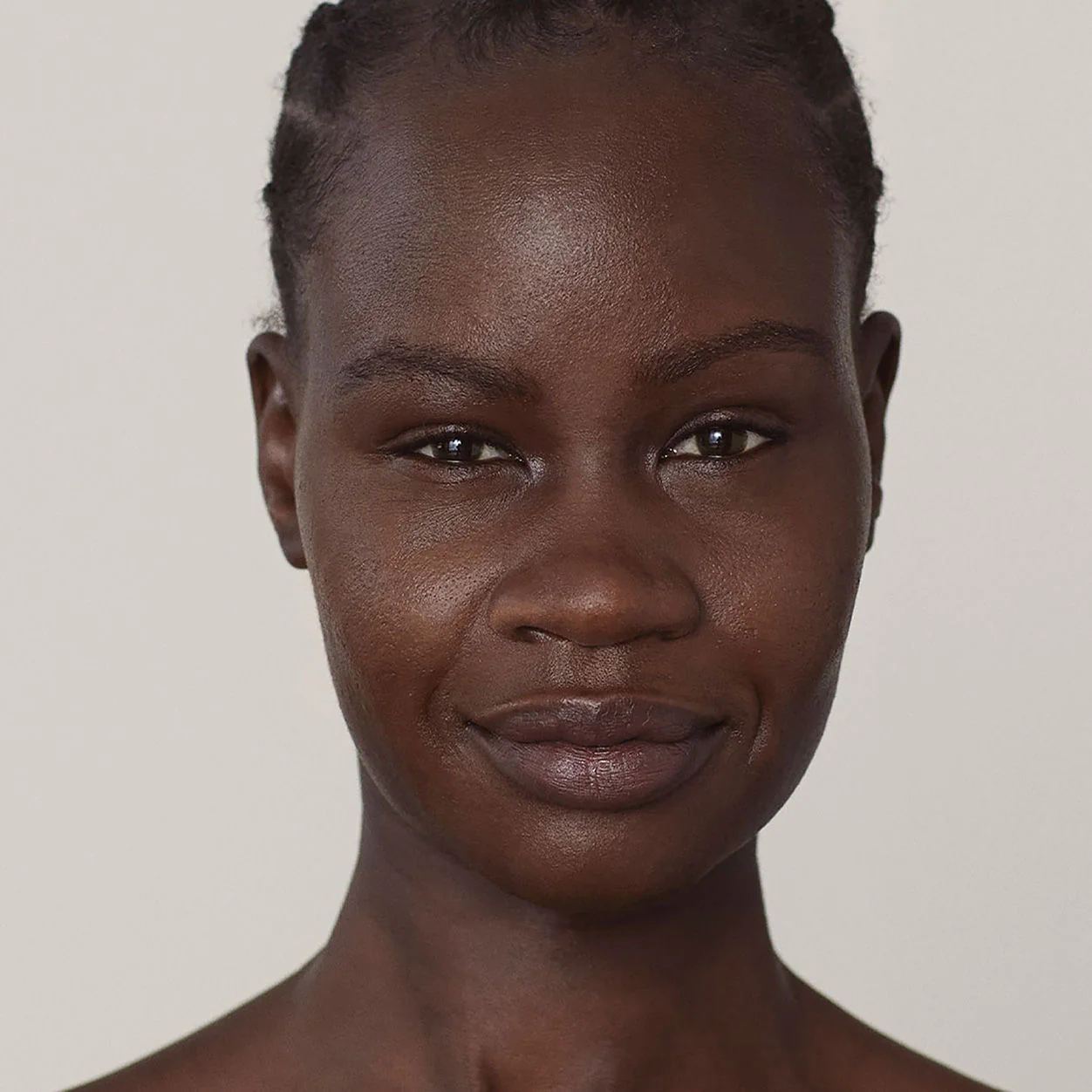 6188-invisible-touch-liquid-foundation-84.webp Invisible Touch Liquid Foundation