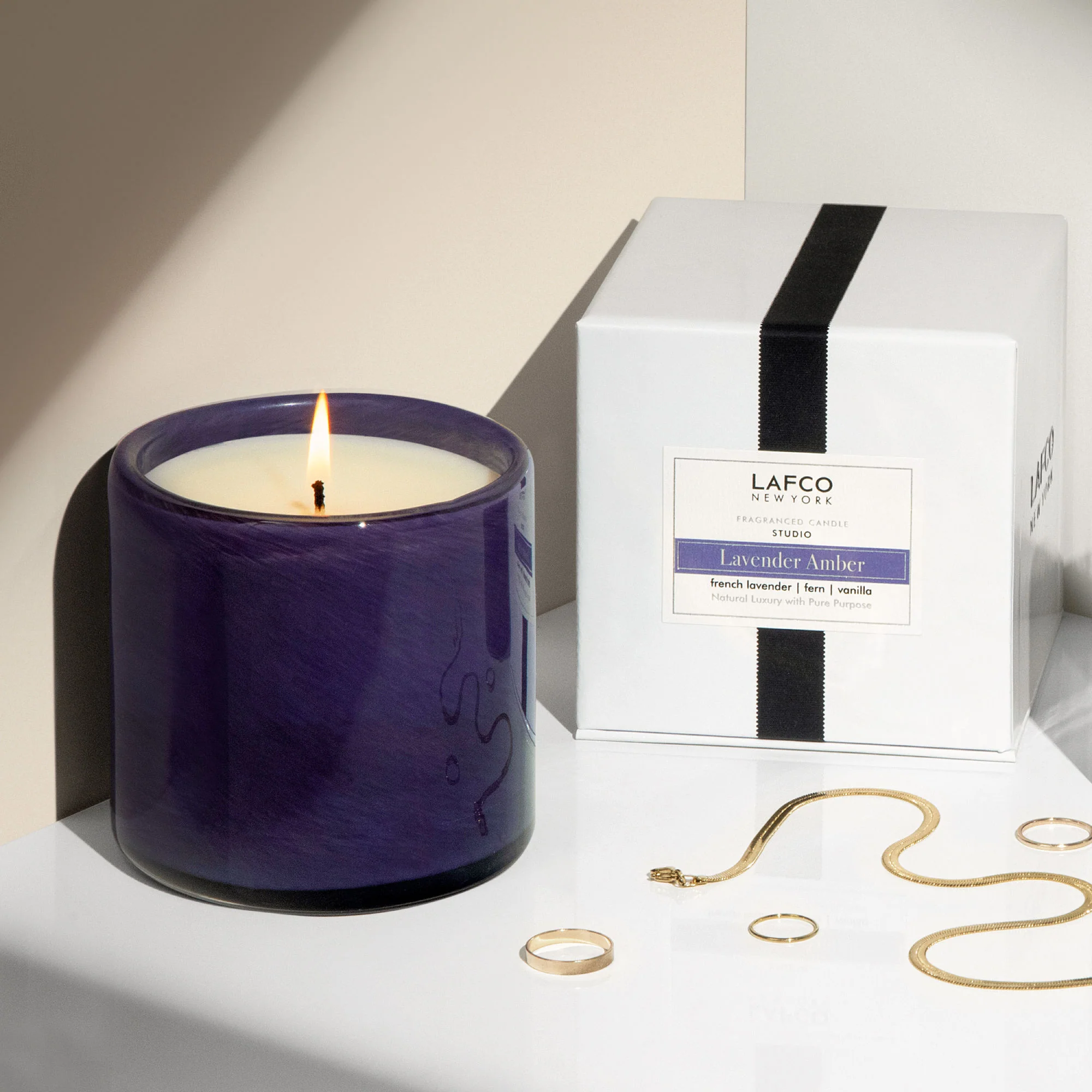 6429-lavender-amber-signature-candle-4.webp Lavender Amber Signature Candle