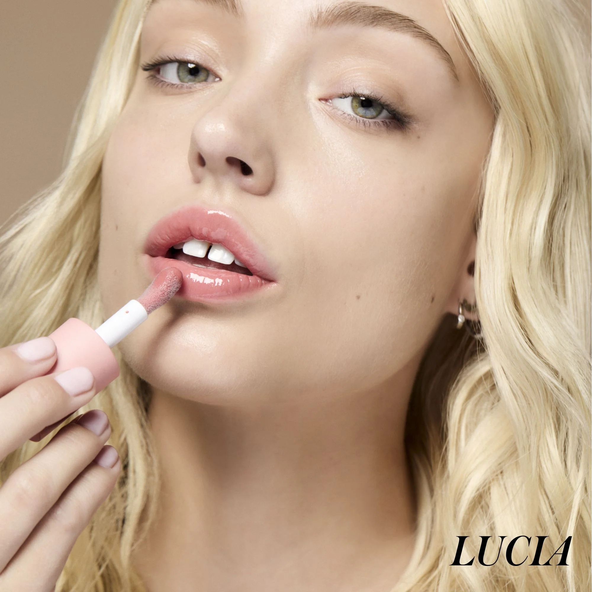 6510-legendary-lip-oil-30.webp Legendary Lip Oil