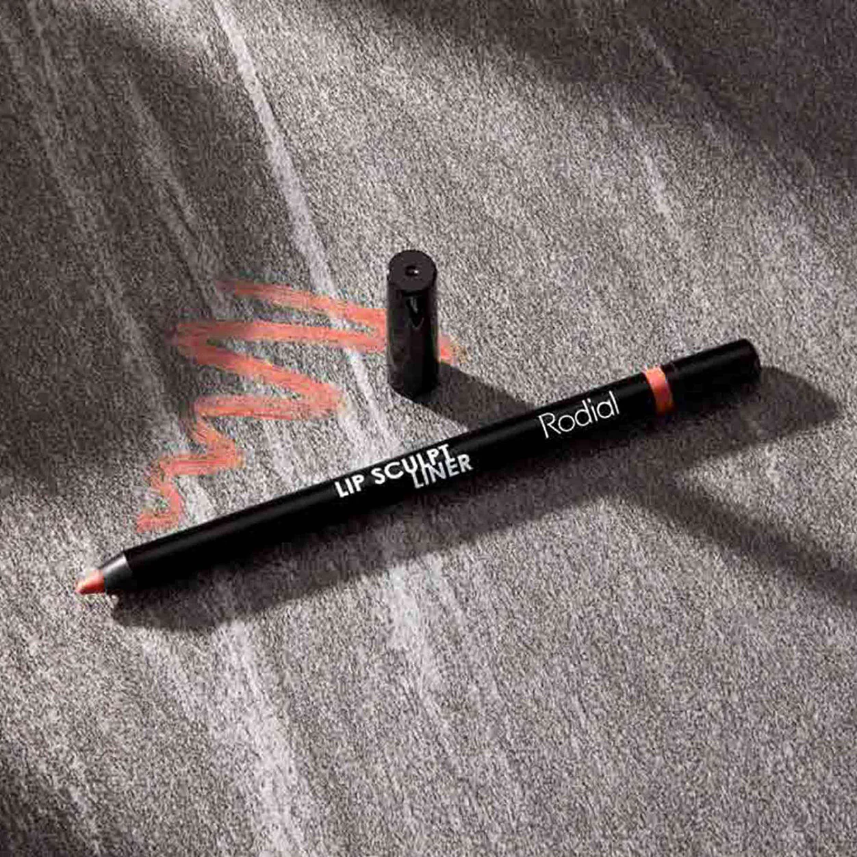 6922-lip-sculpt-liner-3.webp Lip Sculpt Liner