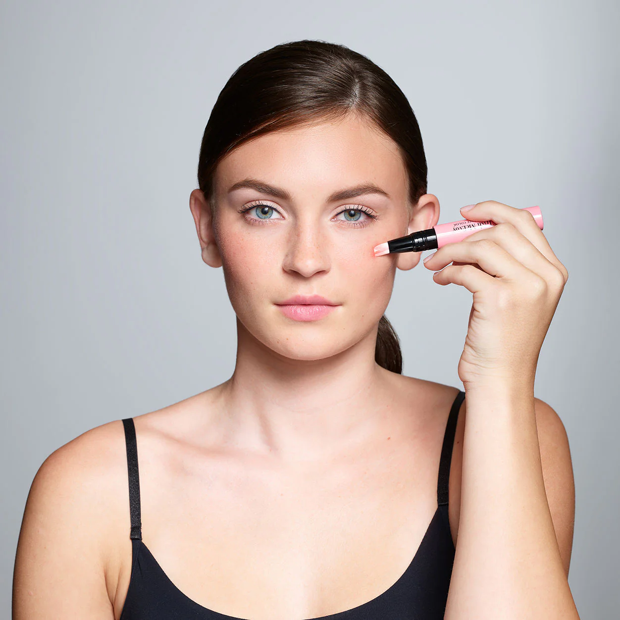 7010-liquid-face-color-4.webp Liquid Face Color