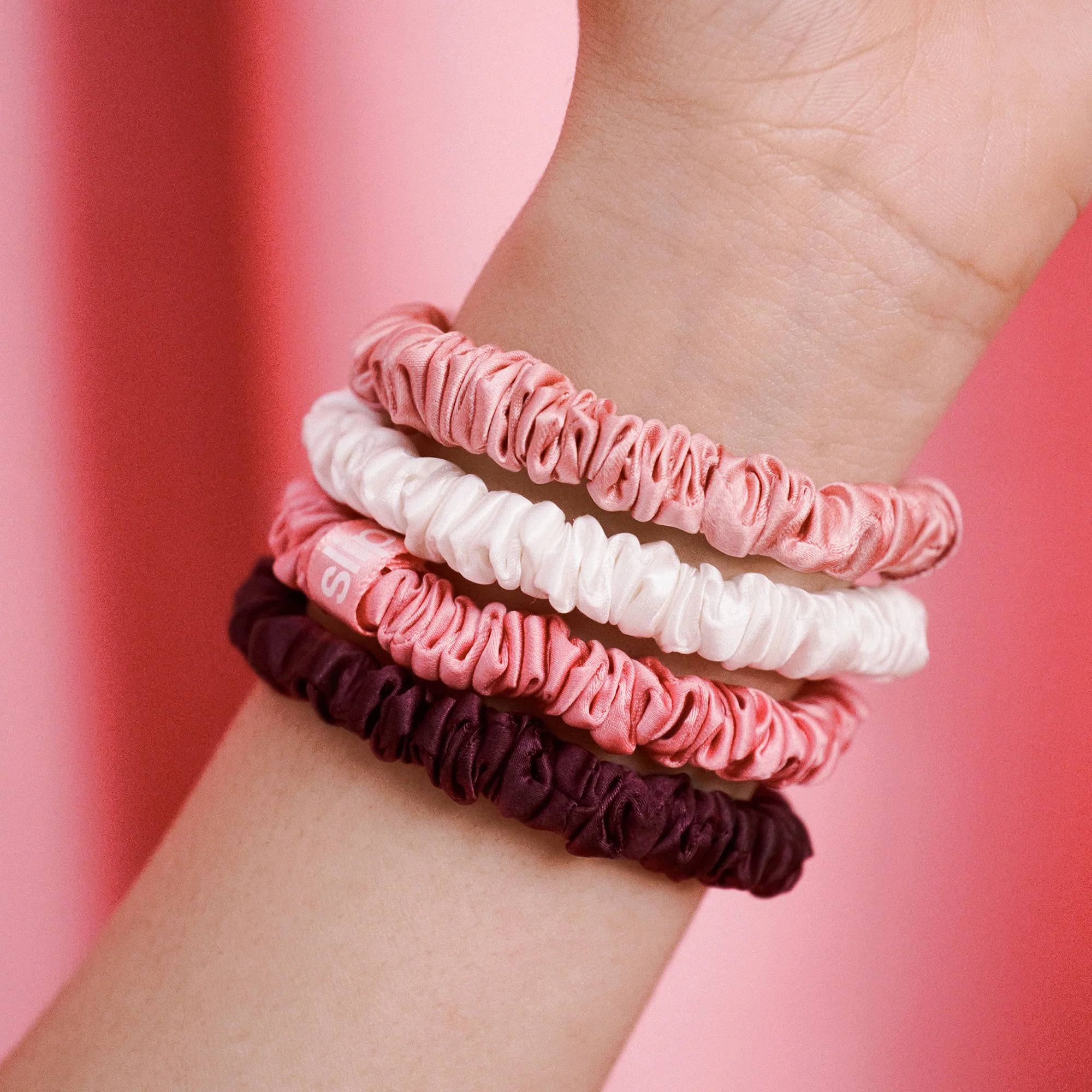 714-pure-silk-skinny-scrunchie-ornament-limited-edition--5.webp Pure Silk Skinny Scrunchie Ornament (Limited Edition)