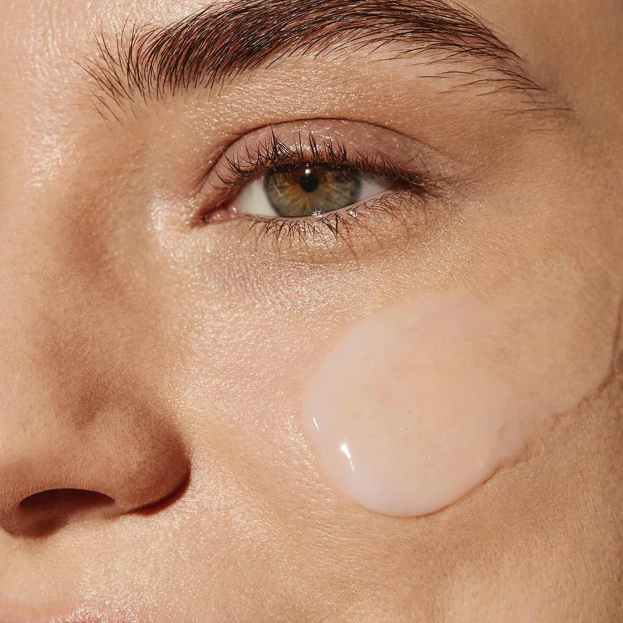 7413-medina-dew-melting-rose-water-cream-3.webp Medina Dew Melting Rose Water Cream