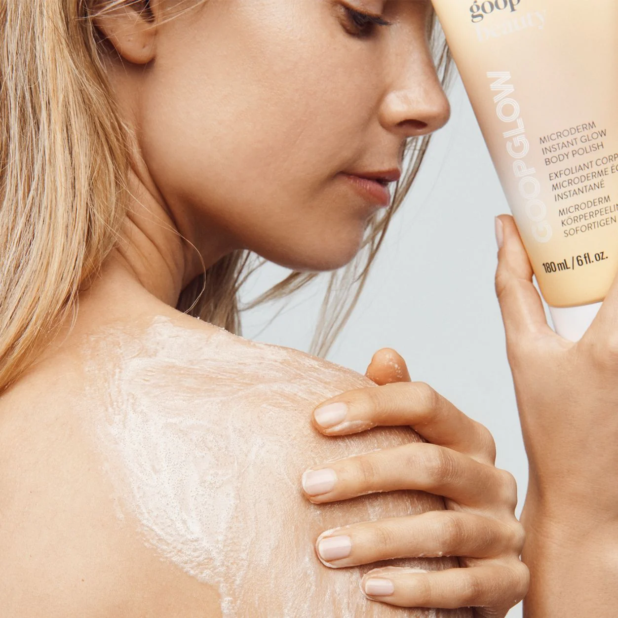 7446-microderm-instant-glow-body-polish-4.webp Microderm Instant Glow Body Polish